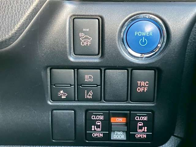 TOYOTA NOAH HYBRID 2017 Image 31