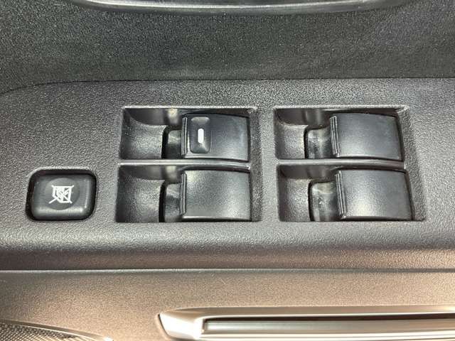 MITSUBISHI DELICA D:5 4WD 2012 Image 31