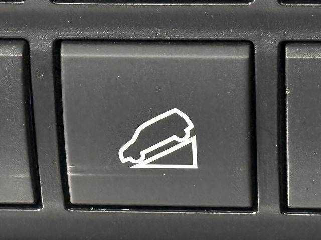 TOYOTA LANDCRUISER PRADO 2018 Image 31