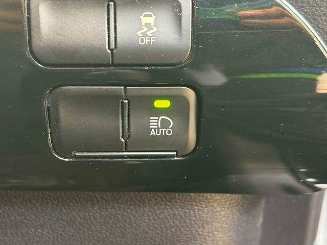 TOYOTA PRIUS 2019 Image 31