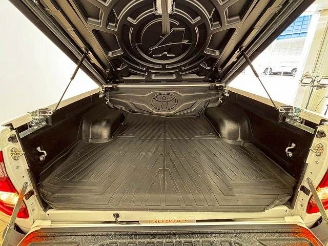 TOYOTA HILUX 4WD 2023 Image 31