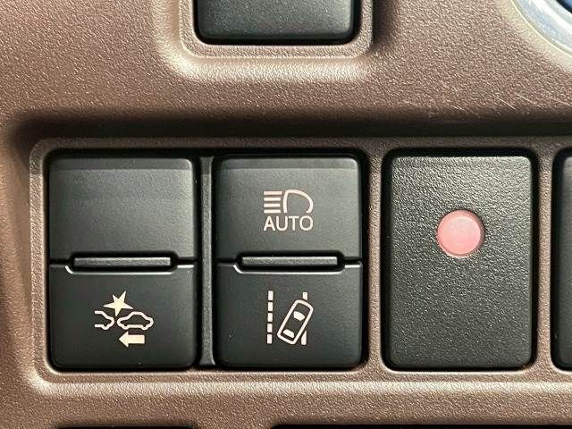 TOYOTA ESQUIRE HYBRID 2017 Image 31