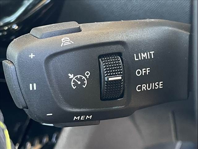 PEUGEOT 208 2020 Image 31