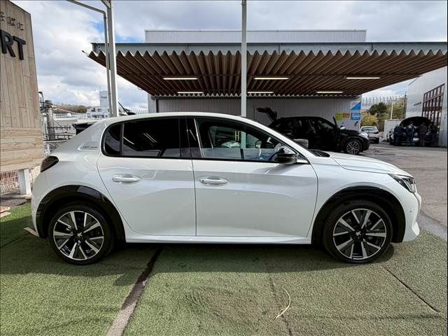 PEUGEOT 208 2020 Image 31