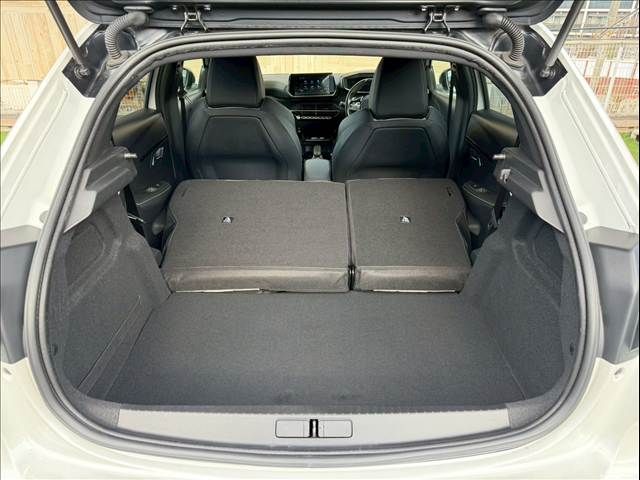 PEUGEOT 208 2020 Image 31