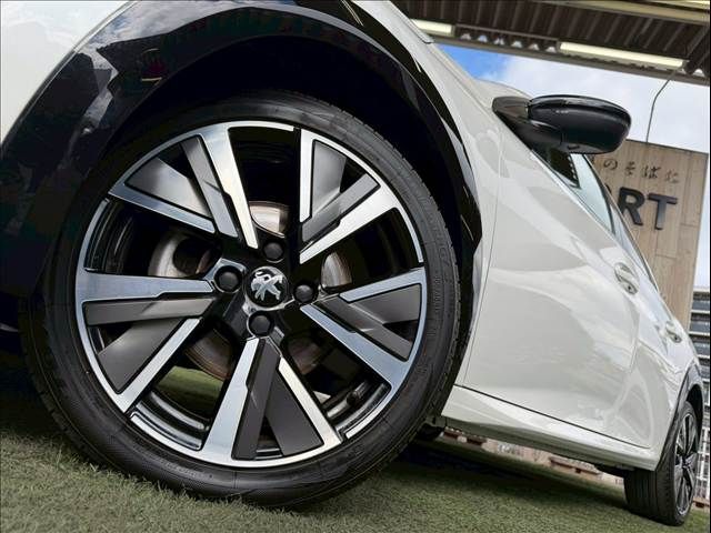 PEUGEOT 208 2020 Image 31