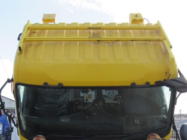 NISSAN DIESEL QUON 2010 Image 31