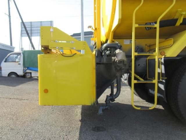 NISSAN DIESEL QUON 2010 Image 31