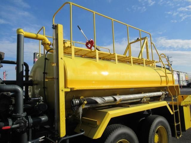 NISSAN DIESEL QUON 2010 Image 31