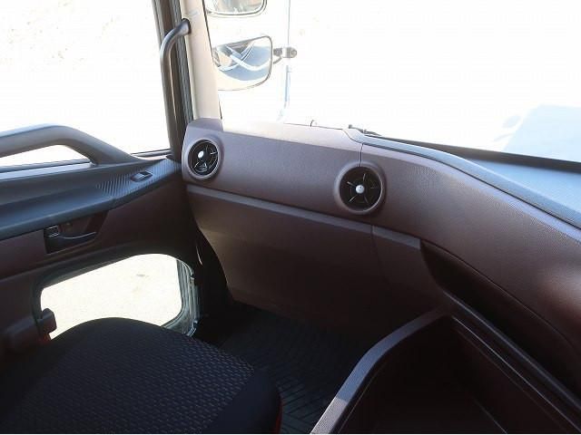 HINO PROFIA 2017 Image 31