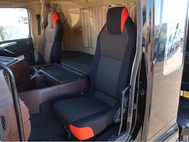 HINO PROFIA 2017 Image 31