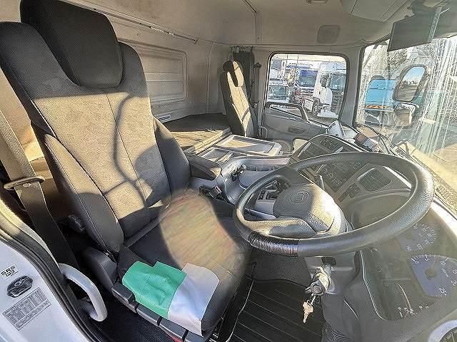 NISSAN DIESEL QUON 2016 Image 31