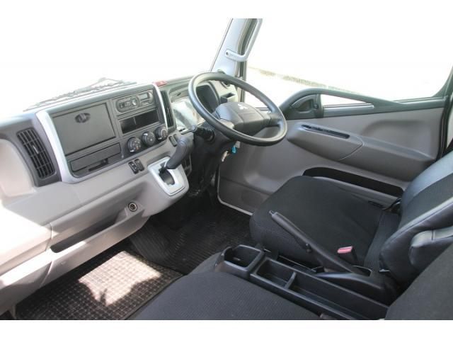 MITSUBISHI CANTER 2018 Image 31