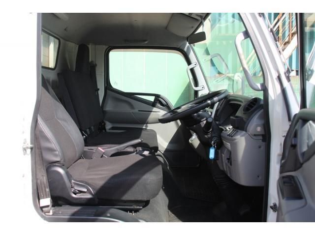 MITSUBISHI CANTER 2018 Image 31