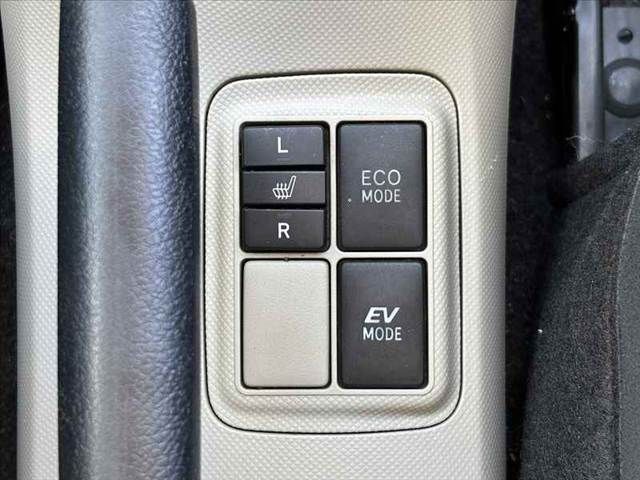 TOYOTA AQUA 2013 Image 31