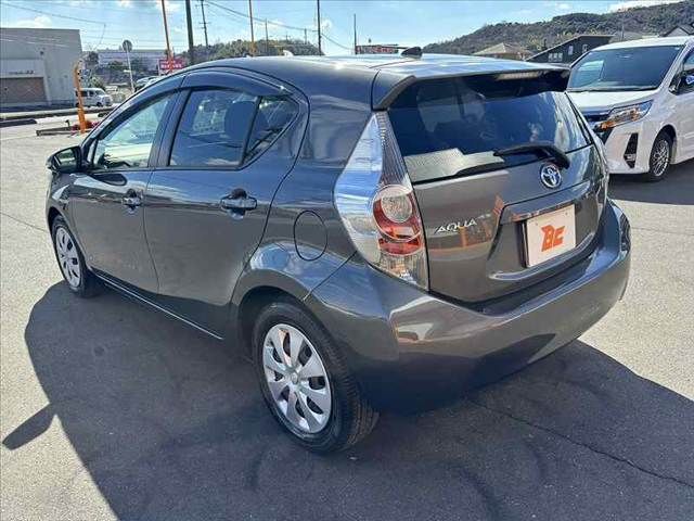 TOYOTA AQUA 2013 Image 31