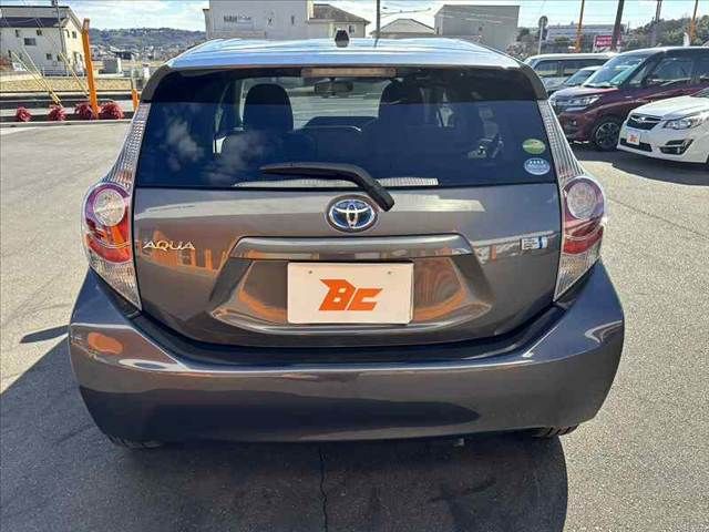 TOYOTA AQUA 2013 Image 31