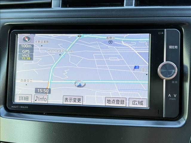 TOYOTA PRIUS ALPHA 2012 Image 31