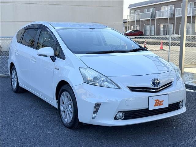 TOYOTA PRIUS ALPHA 2012 Image 31