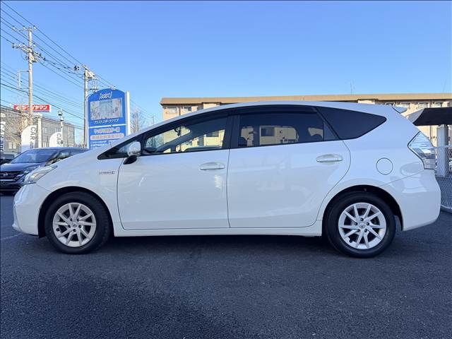 TOYOTA PRIUS ALPHA 2012 Image 31