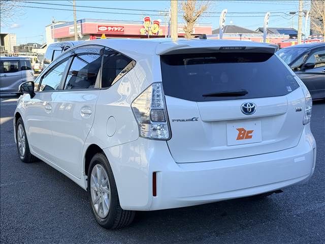 TOYOTA PRIUS ALPHA 2012 Image 31