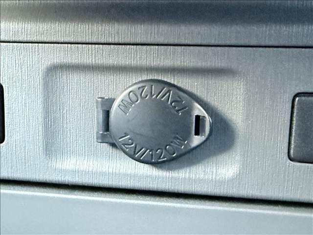 TOYOTA PRIUS ALPHA 2012 Image 31