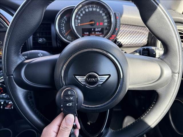 BMW MINI COOPER S 5D 2015 Image 31