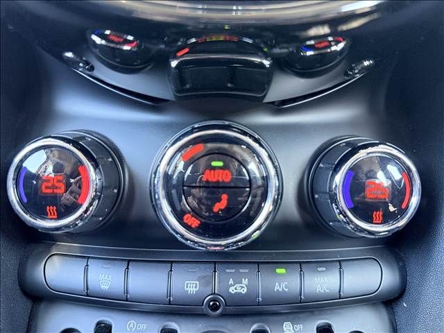 BMW MINI COOPER S 5D 2015 Image 31