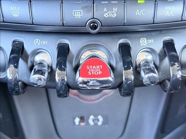 BMW MINI COOPER S 5D 2015 Image 31