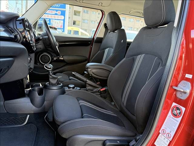 BMW MINI COOPER S 5D 2015 Image 31