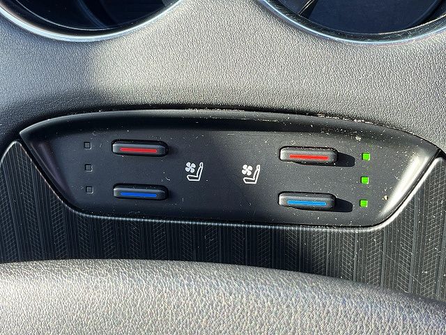 TOYOTA HARRIER HYBRID 2023 Image 31