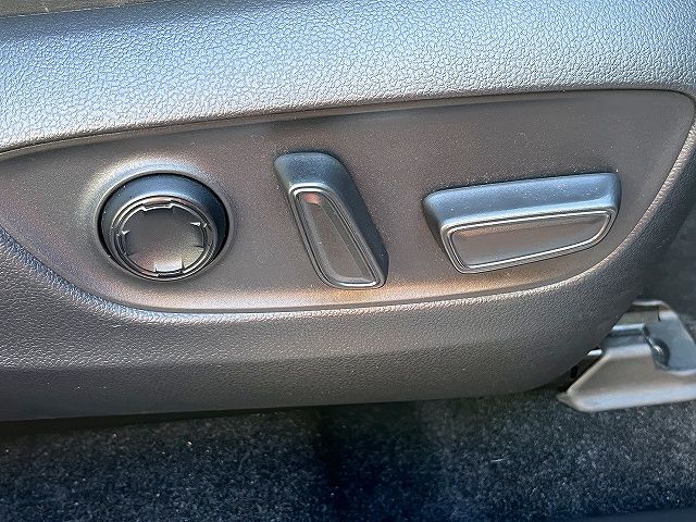 TOYOTA HARRIER HYBRID 2023 Image 31