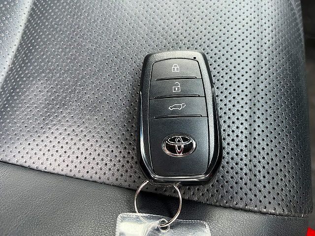 TOYOTA HARRIER HYBRID 2023 Image 31