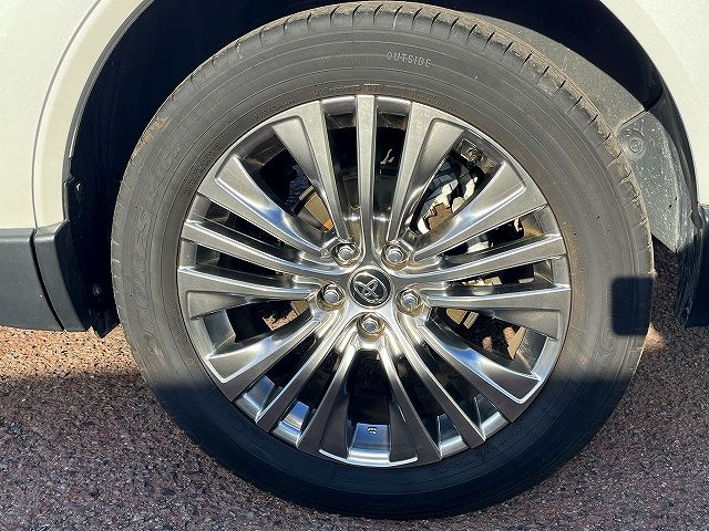 TOYOTA HARRIER HYBRID 2023 Image 31