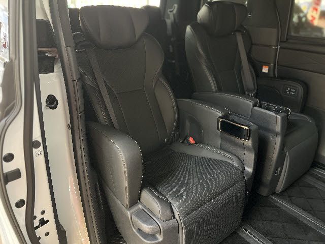 TOYOTA ALPHARD HYBRID 2025 Image 31