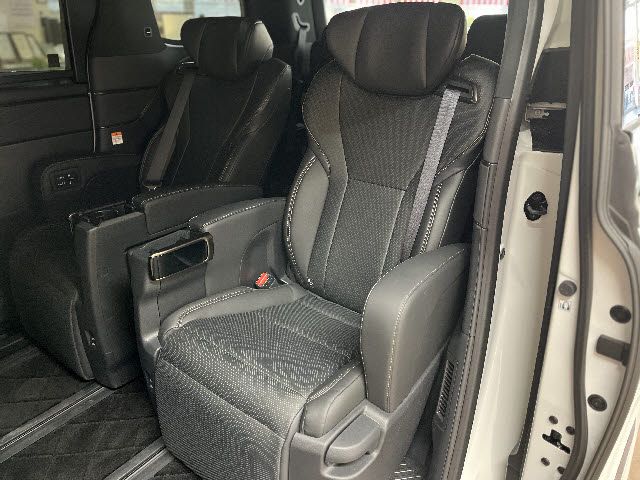 TOYOTA ALPHARD HYBRID 2025 Image 31