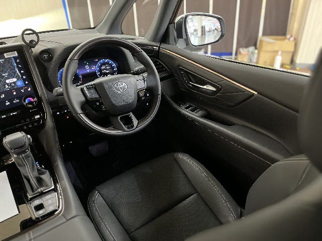 TOYOTA ALPHARD HYBRID 2025 Image 31