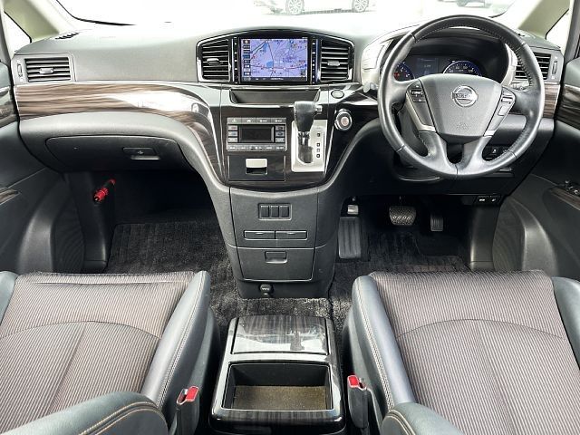 NISSAN ELGRAND 2015 Image 31