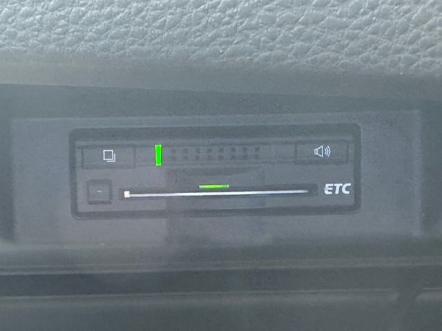 TOYOTA HARRIER HYBRID 2014 Image 31