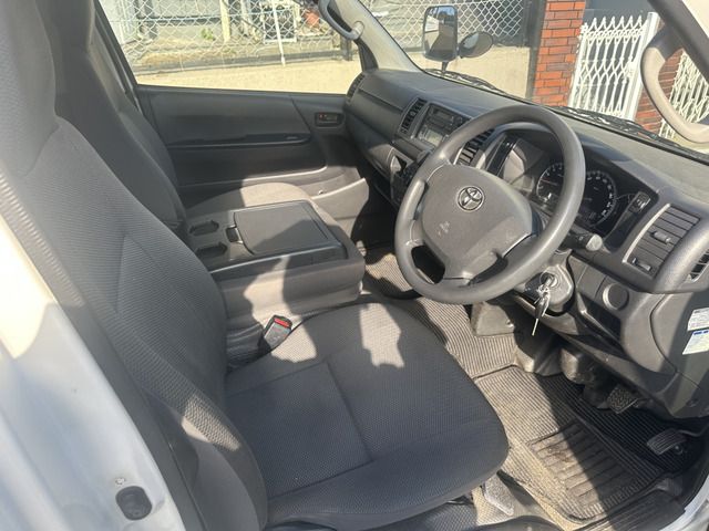 TOYOTA HIACE VAN 2WD 2019 Image 31