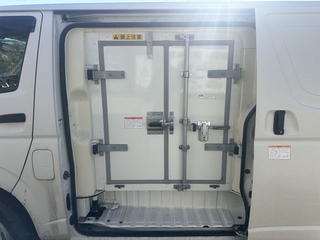 TOYOTA HIACE VAN 2WD 2019 Image 31