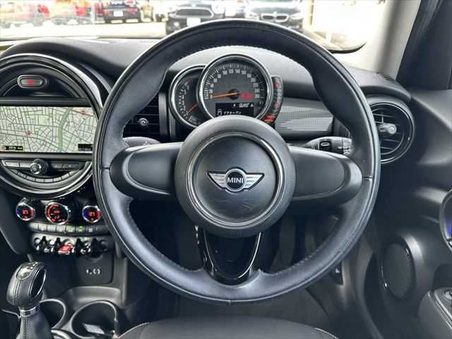 BMW MINI COOPER 5DOO 2015 Image 31