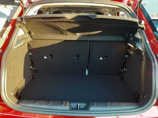 BMW MINI COOPER D 5DOOR 2019 Image 31