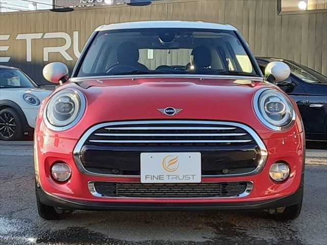 BMW MINI COOPER D 5DOOR 2019 Image 31