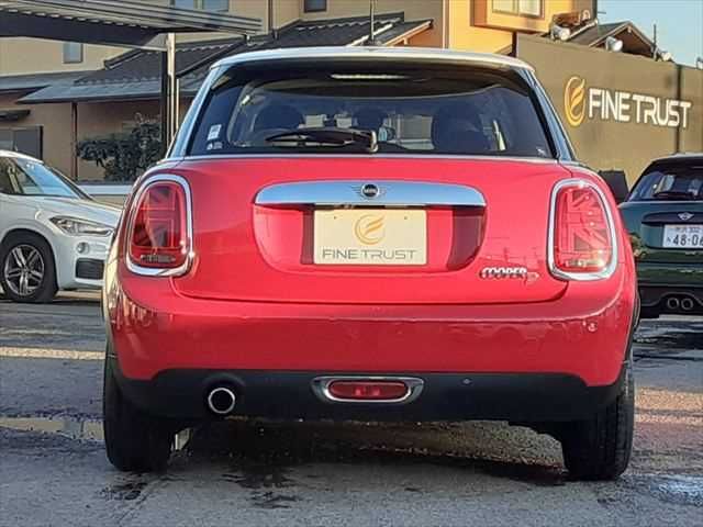 BMW MINI COOPER D 5DOOR 2019 Image 31