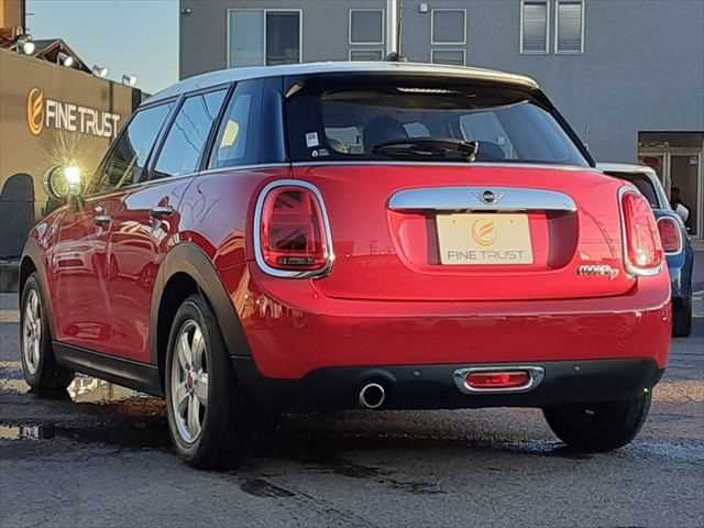 BMW MINI COOPER D 5DOOR 2019 Image 31