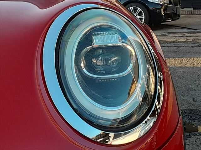 BMW MINI COOPER D 5DOOR 2019 Image 31