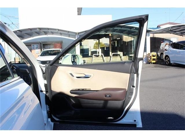 TOYOTA CROWN SEDAN HYBRID 2018 Image 31