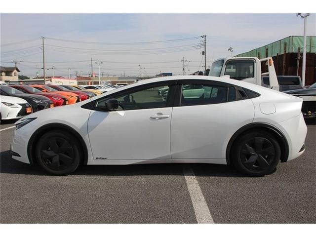 TOYOTA PRIUS 4WD 2023 Image 31