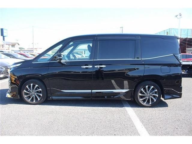 TOYOTA VOXY HYBRID 2022 Image 31